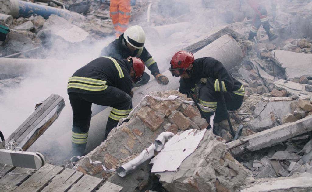 bomberos escombros